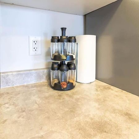 Newly Renovated Modern Condo Near Hospital, Unb Patio & Parking Coffee Saint John Eksteriør billede