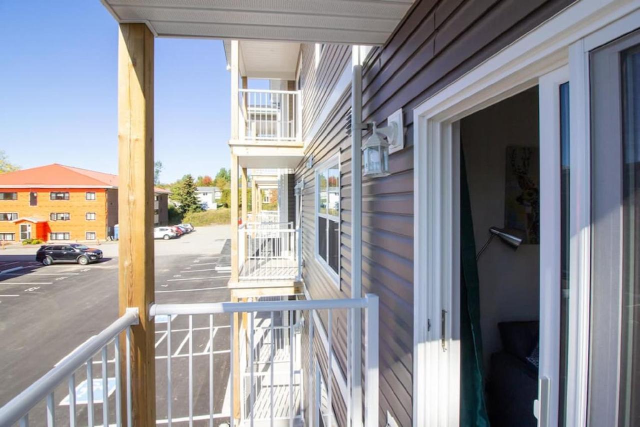 Newly Renovated Modern Condo Near Hospital, Unb Patio & Parking Coffee Saint John Eksteriør billede