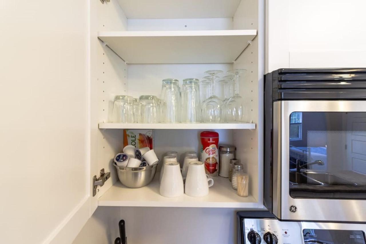 Newly Renovated Modern Condo Near Hospital, Unb Patio & Parking Coffee Saint John Eksteriør billede