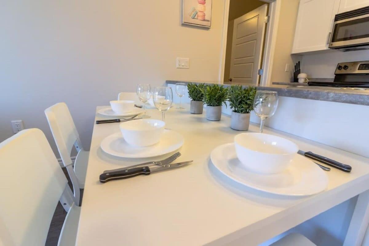 Newly Renovated Modern Condo Near Hospital, Unb Patio & Parking Coffee Saint John Eksteriør billede