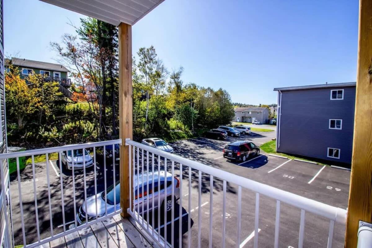 Newly Renovated Modern Condo Near Hospital, Unb Patio & Parking Coffee Saint John Eksteriør billede
